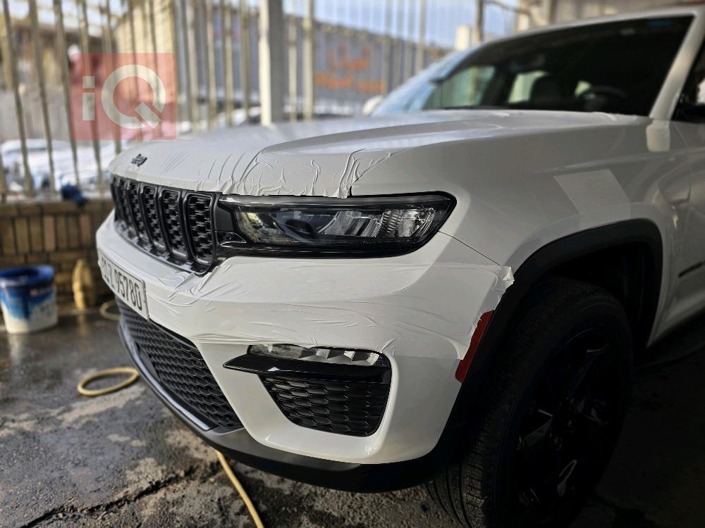 جیپ گراند شیرۆکی